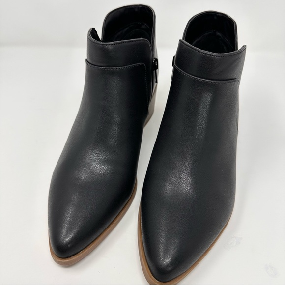 Women’s Vidyaa Black Ankle Booties - Picture 5 of 9